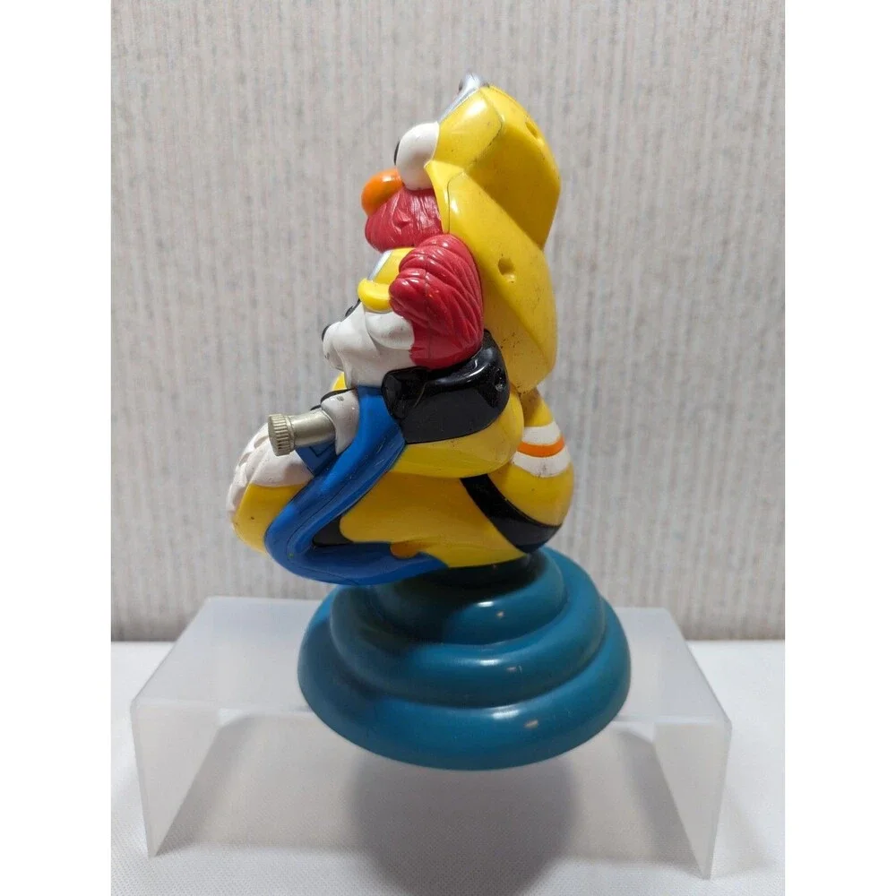 2001 Mattel Sesame Street Elmo Lawn Water Sprinkler Splash Fireman Dog Spinning